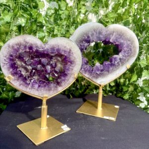 Heart Amethyst Portals on Stand – Quality Extra (price per kg)